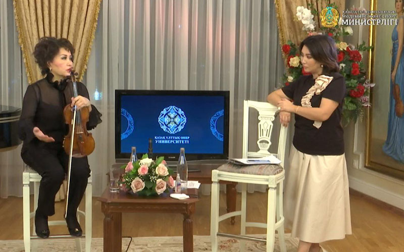 Айман Мусаходжаева провела онлайн-концерт в рамках проекта «Звезда на карантине»